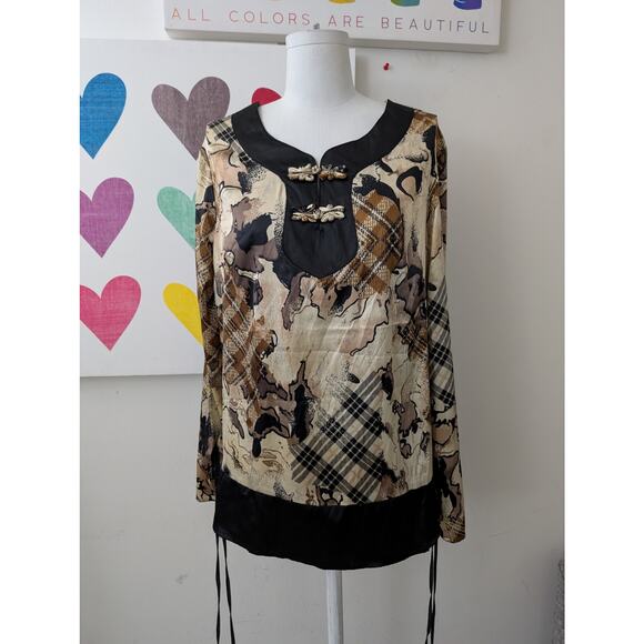 Kaelyn-Max silky stretch satin top - Picture 14 of 14